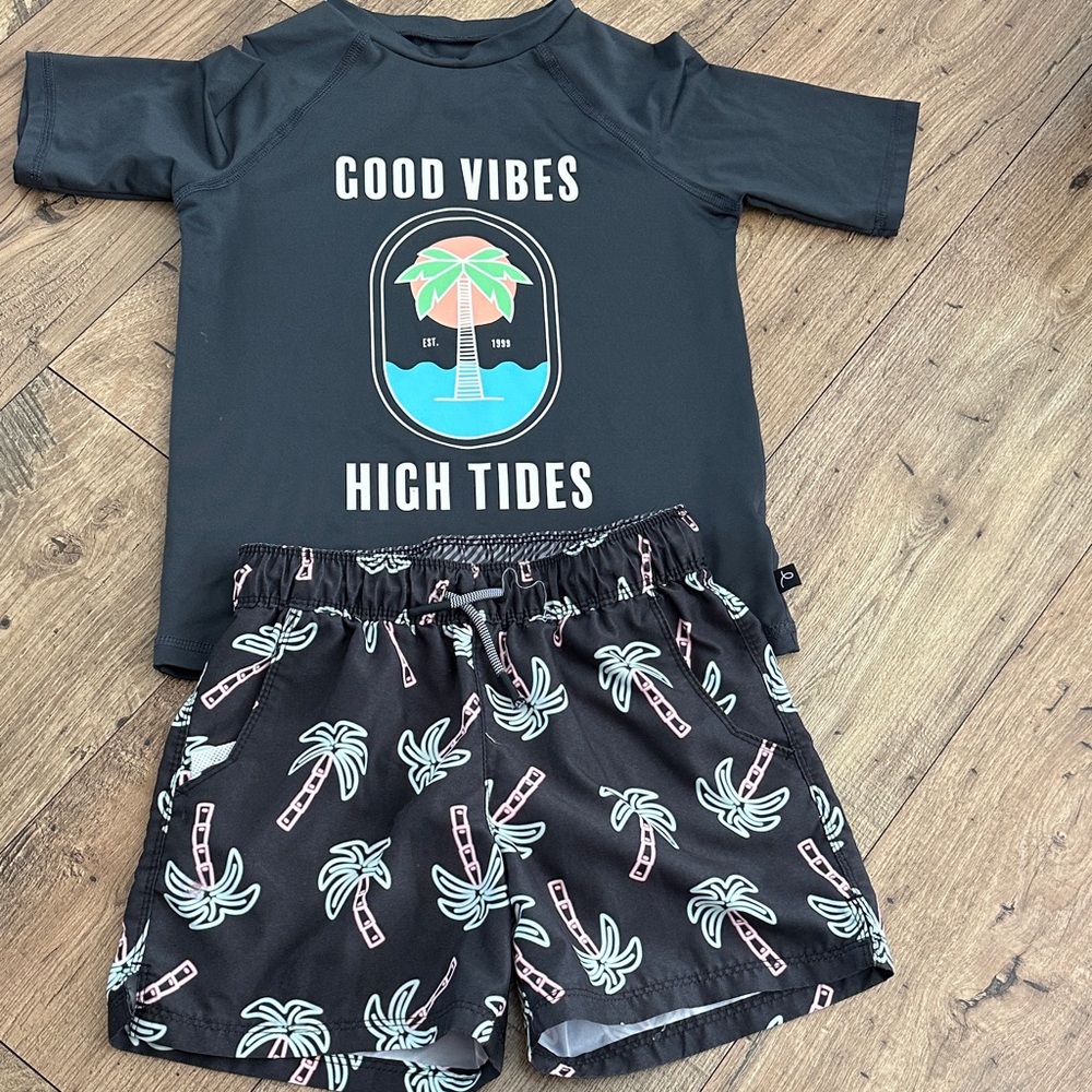 Boys swim trunks & rash guard